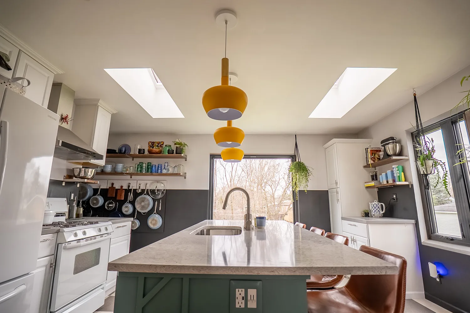 What Should You Choose: Manual or Automatic Skylight Control?