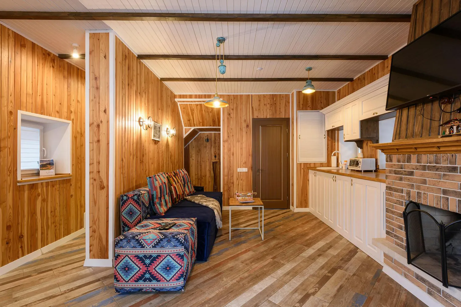 Eco Style and Skylights: A Unified Spatial Concept