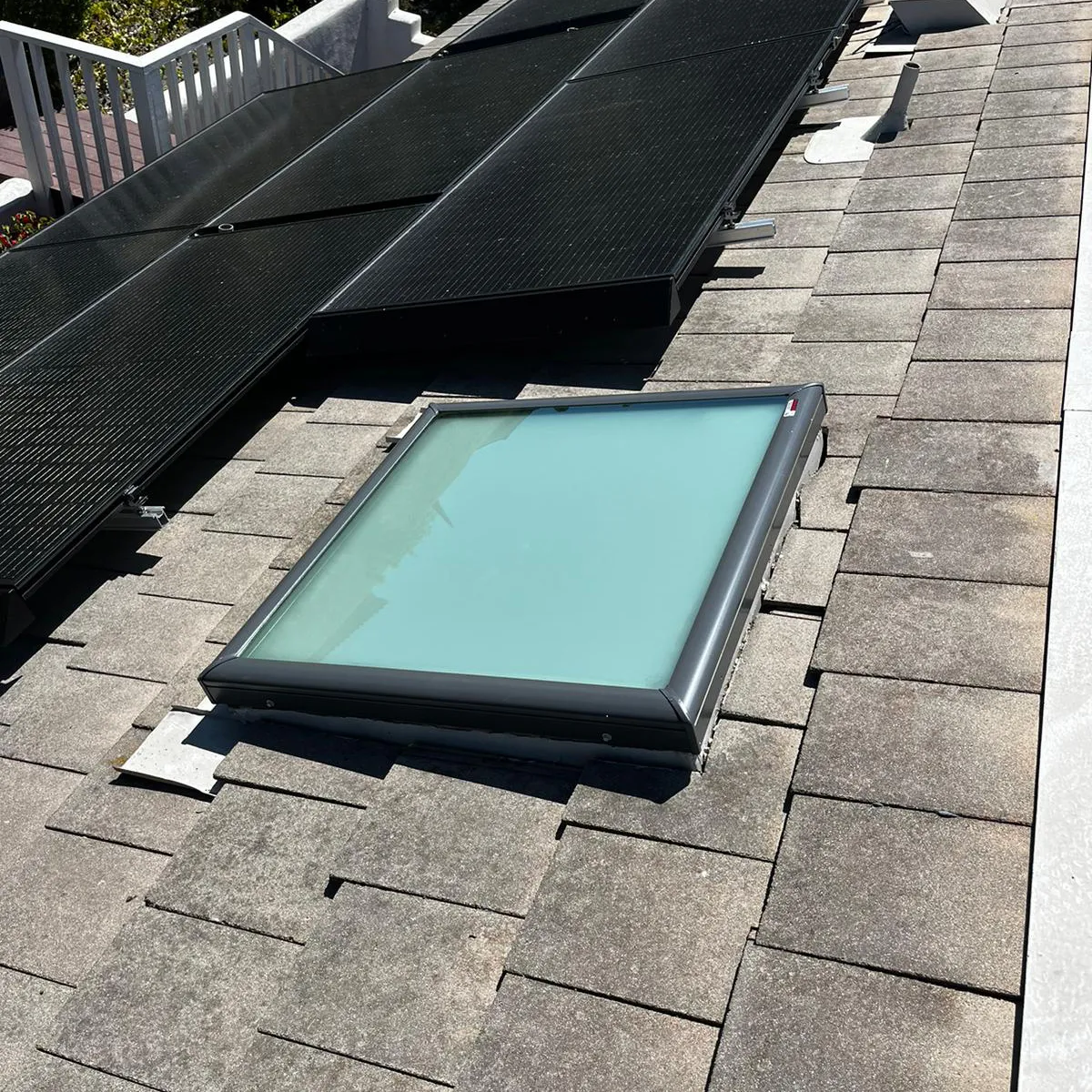 What Should You Choose: Manual or Automatic Skylight Control?
