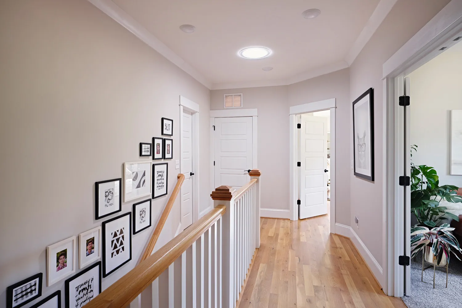 Sun Tunnels in Minimalist Spaces