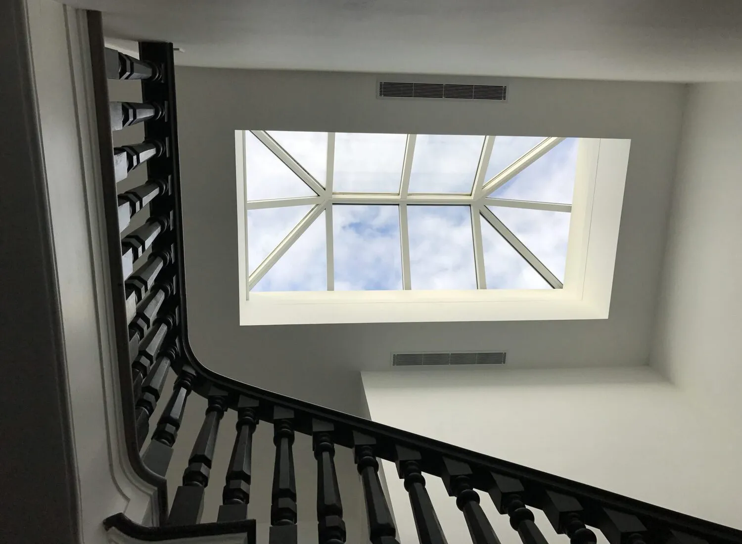Translucent Daylighting Systems for Commercial Architecture