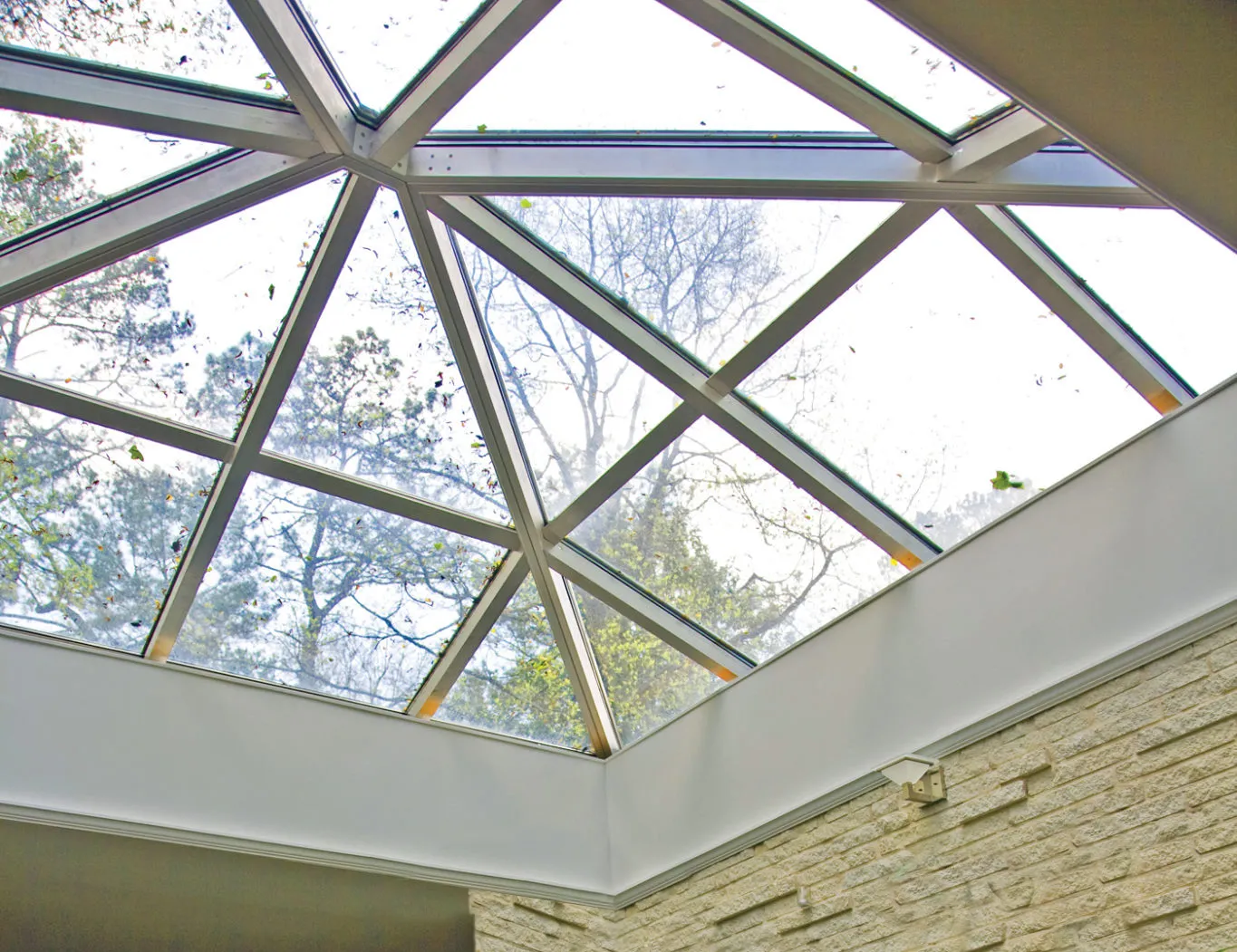 Translucent Daylighting Systems for Commercial Architecture