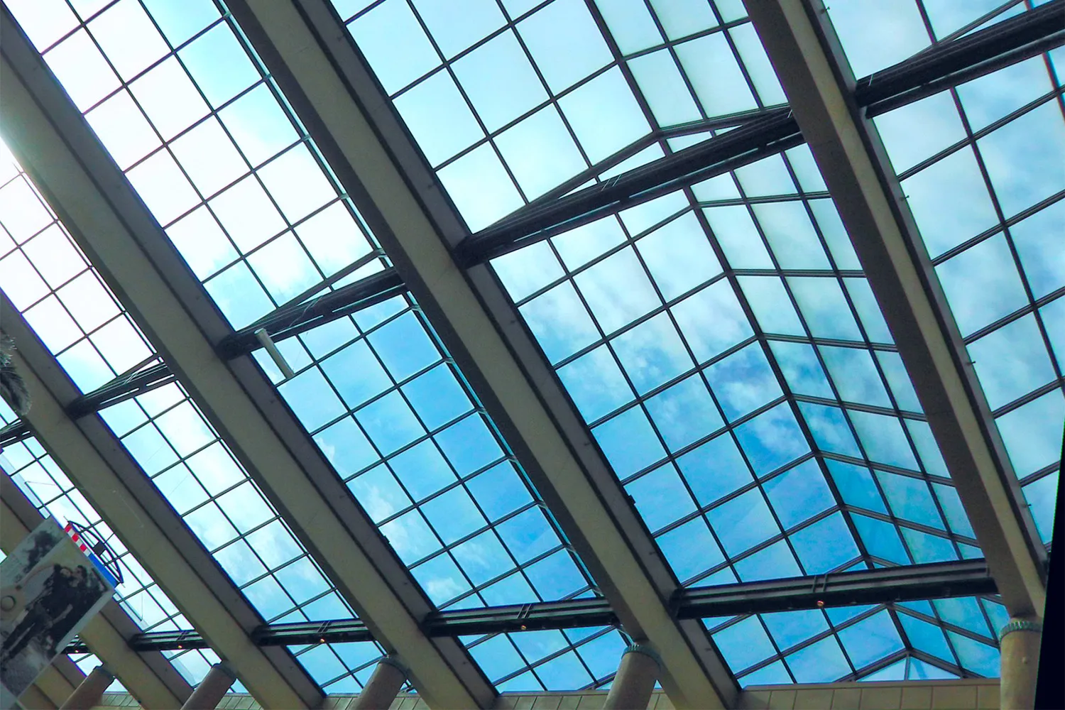 Translucent Daylighting Systems for Commercial Architecture