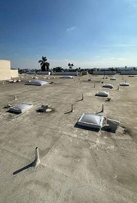 Fixed skylights with double dome acrylic